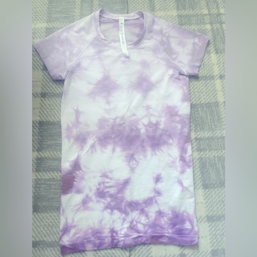 Lululemon Yoga tie dye T shirt in lavender